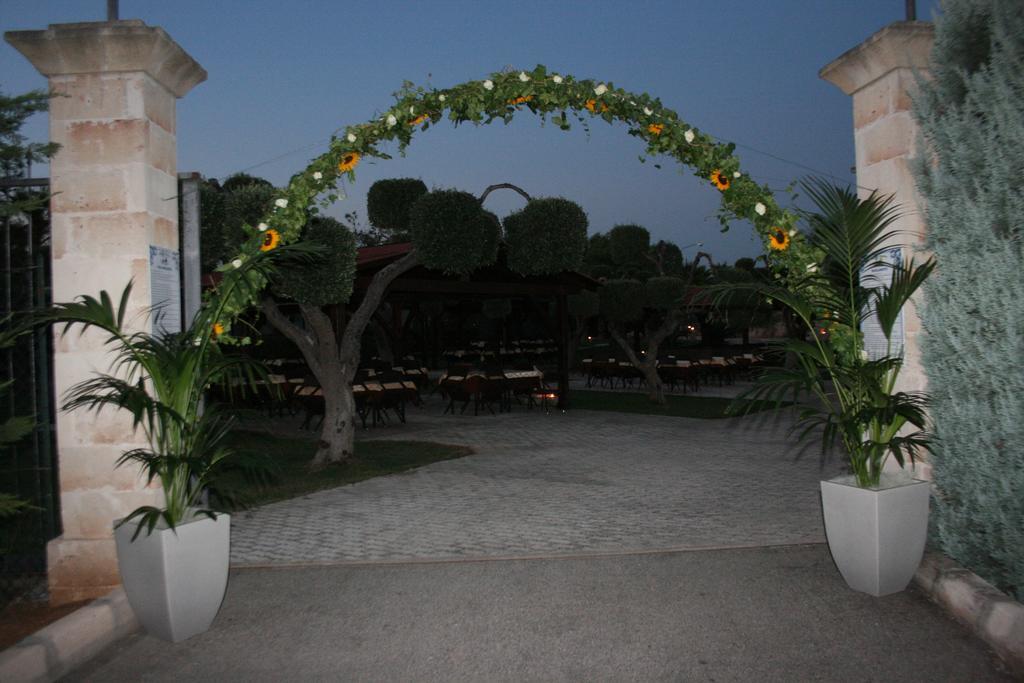 Villaggio Turistico Malibuu Manduria Buitenkant foto