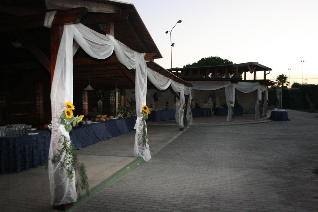 Villaggio Turistico Malibuu Manduria Buitenkant foto