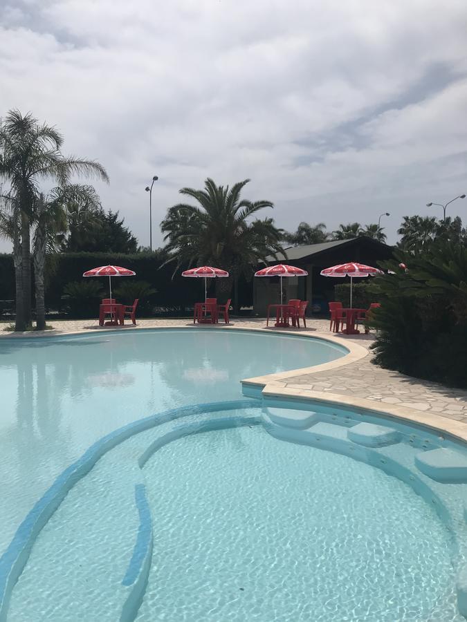 Villaggio Turistico Malibuu Manduria Buitenkant foto